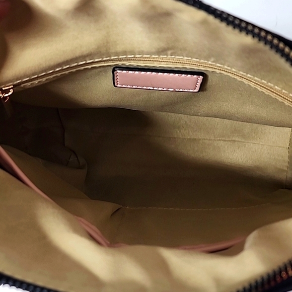 Women's Leather Floral Embossed Design Pink Cross-body Purse - Picture 5 of 6